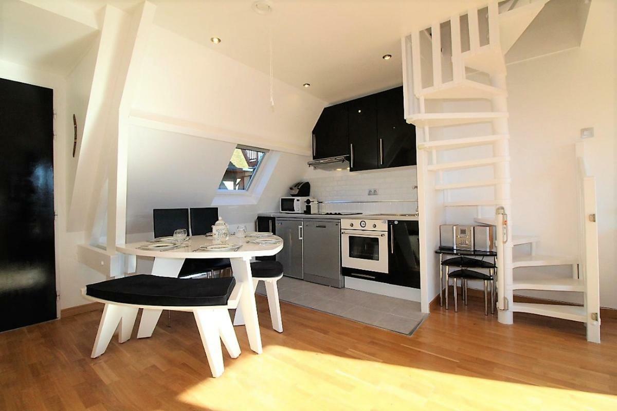 Cadre Exceptionnel: Duplex Classe 4**** Tennis, Piscine, Parking, Linge Inclus, Wifi, Materiel Bebe, Proximite Centre Deauville Eksteriør billede